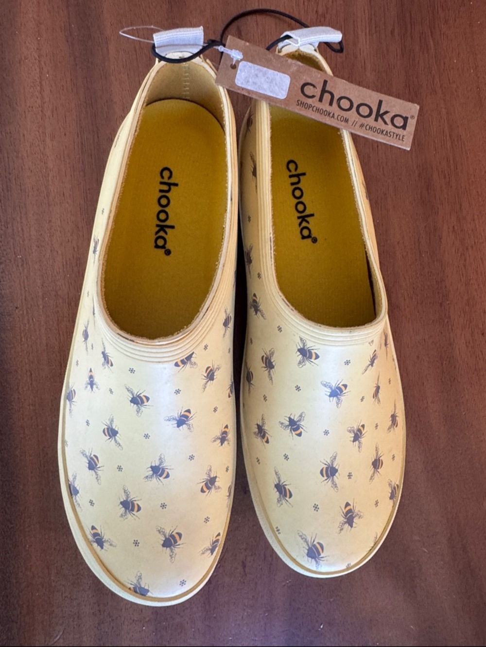 Chooka Ladies Yellow Bee-Print Rain Clogs